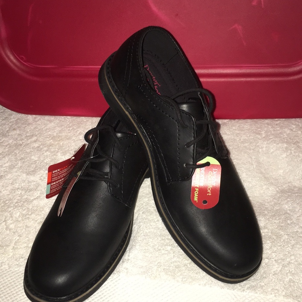 Simply Gorgeous NWT Size 8.5 Black shoes By Dexter for Men. New Never Worn